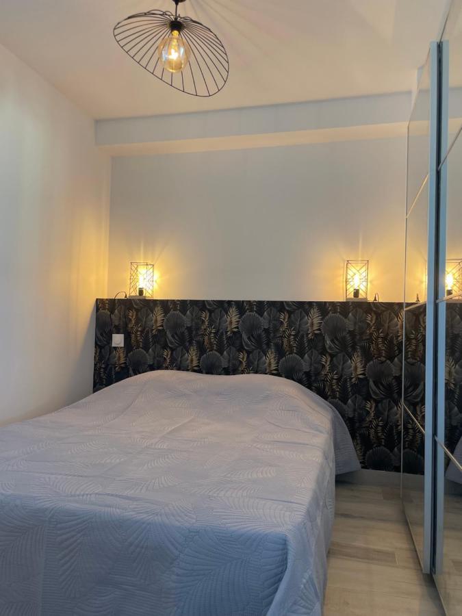 Appartement Pieds Dans L'Eau Vue Mer Bormes Les Mimosas Exterior photo